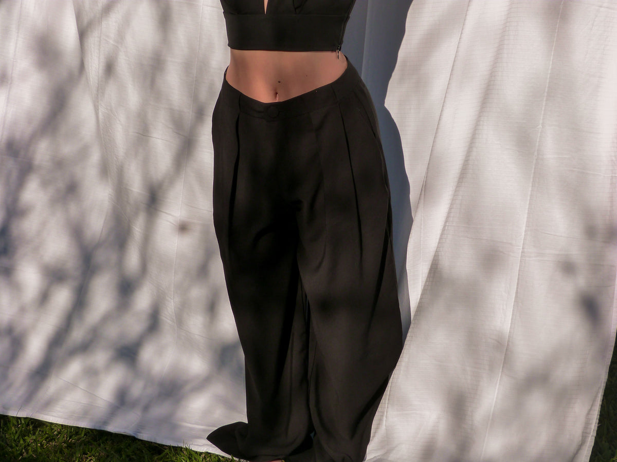 Essential Pants Black